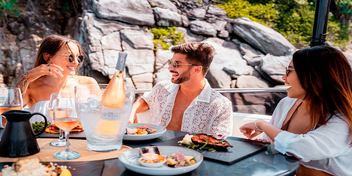 Совместная аренда моторной яхты VIP Тура на острова Пхукета